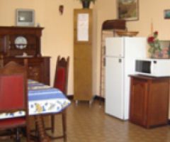 APPARTEMENT DANS MAISON