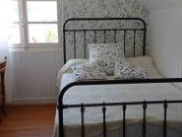 APPARTEMENT DANS MAISON
