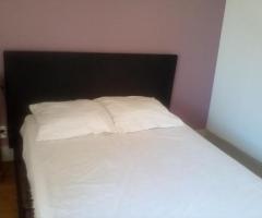 T3 meublé dans maison avec pelouse, parking, wifi, refait neuf.