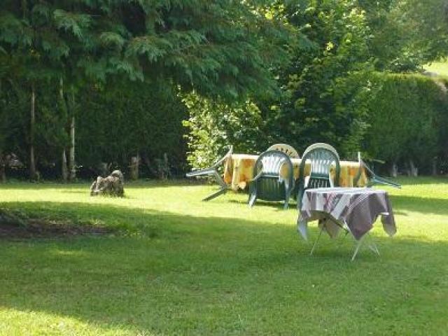 T3 meublé dans maison avec pelouse, parking, wifi, refait neuf.